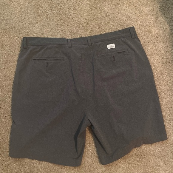 Vineyard Vines Performance Breaker Shorts Men’s 40 8” Gray Stretch Golf Athletic - Picture 2 of 4